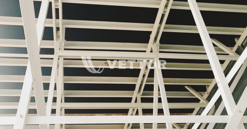 Pultrudado: conheça a força da união entre o plástico e a fibra de vidro